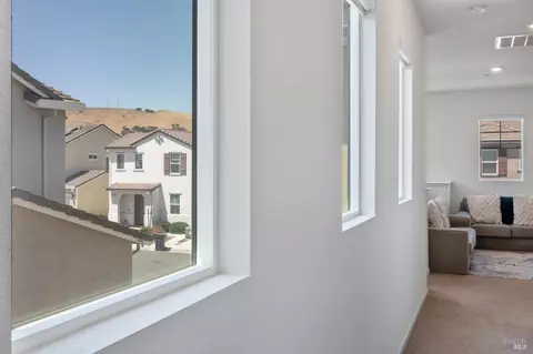 Entry Way - 2393 Sheldon Dr, Fairfield, CA 94533 photo 9 of 12