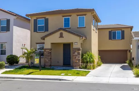 Exterior - 2393 Sheldon Dr, Fairfield, CA 94533 photo 3 of 13