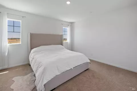 Bedroom - 2393 Sheldon Dr, Fairfield, CA 94533 photo 6 of 9
