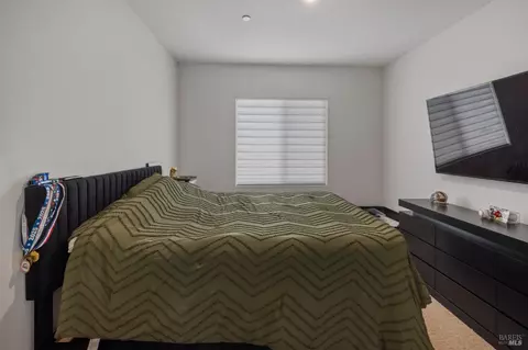 Bedroom - 2393 Sheldon Dr, Fairfield, CA 94533 photo 4 of 9