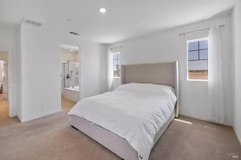 Bedroom - 2393 Sheldon Dr, Fairfield, CA 94533 photo 7 of 9