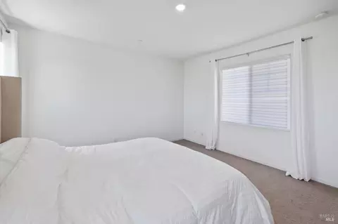 Bedroom - 2393 Sheldon Dr, Fairfield, CA 94533 photo 8 of 9
