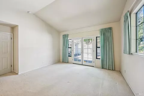 Bedroom - 18103 Vassar Ct, Sonoma, CA 95476 photo 3 of 5