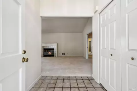 Entry Way - 18103 Vassar Ct, Sonoma, CA 95476 photo 1 of 3