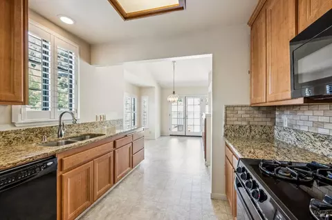 Kitchen - 18103 Vassar Ct, Sonoma, CA 95476 photo 2 of 2