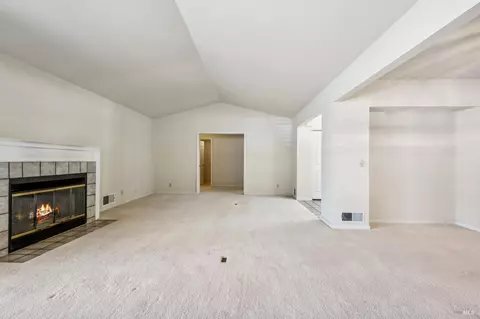 Living - 18103 Vassar Ct, Sonoma, CA 95476 photo 5 of 8