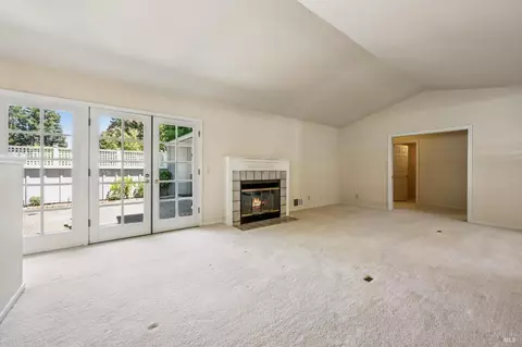 Living - 18103 Vassar Ct, Sonoma, CA 95476 photo 6 of 8