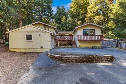 25042 Robin Pl, Willits, CA 95490