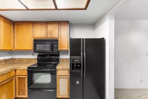 Kitchen - 25042 Robin Pl, Willits, CA 95490 photo 2 of 3