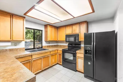Kitchen - 25042 Robin Pl, Willits, CA 95490 photo 3 of 3
