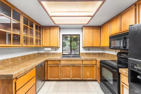 Kitchen - 25042 Robin Pl, Willits, CA 95490 photo 1 of 3