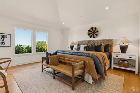 Bedroom - 90 Taylor Rd, Tiburon, CA 94920 photo 3 of 6