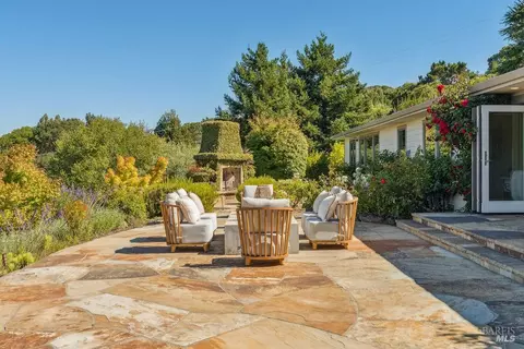 Exterior - 90 Taylor Rd, Tiburon, CA 94920 photo 8 of 14