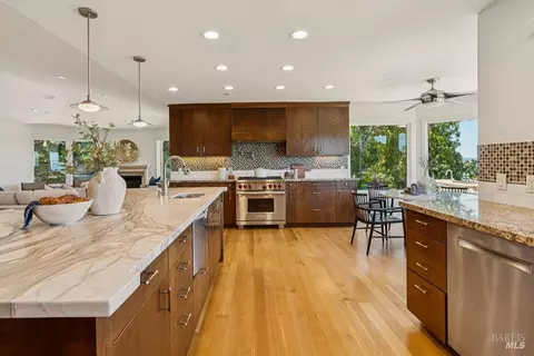 Kitchen - 90 Taylor Rd, Tiburon, CA 94920 photo 3 of 6