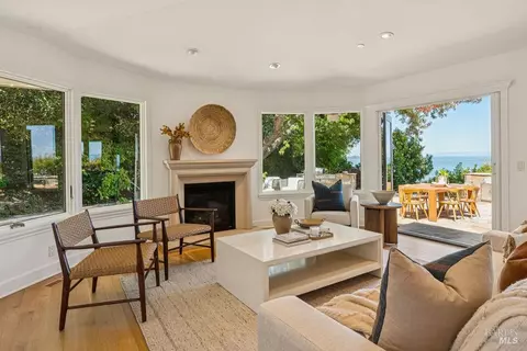 Living - 90 Taylor Rd, Tiburon, CA 94920 photo 3 of 3