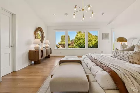 Bedroom - 90 Taylor Rd, Tiburon, CA 94920 photo 1 of 6