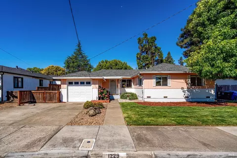 1229 Olive St, Santa Rosa, CA 95407