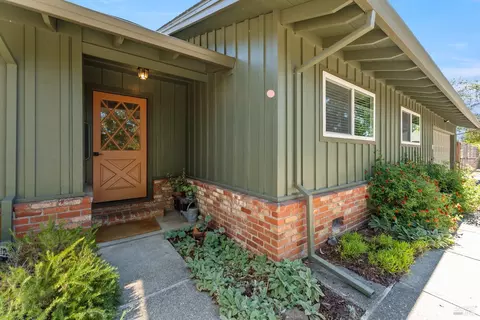 10954 Cherry Ridge Rd, Sebastopol, CA 95472