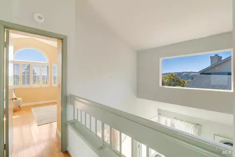Entry Way - 108 James River Rd, Vallejo, CA 94591 photo 5 of 8