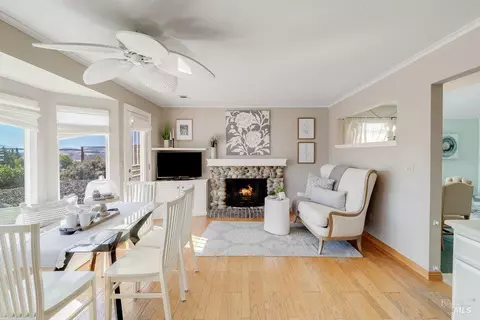 Dining - 108 James River Rd, Vallejo, CA 94591 photo 3 of 3
