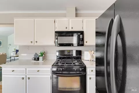 Kitchen - 108 James River Rd, Vallejo, CA 94591 photo 5 of 5