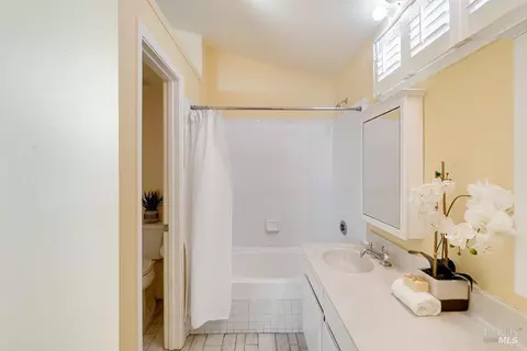 Bath - 108 James River Rd, Vallejo, CA 94591 photo 3 of 4
