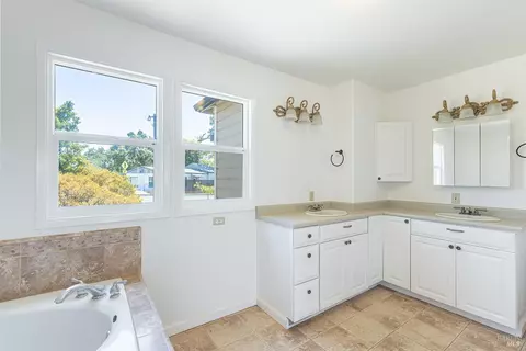 411 Walten Way, Windsor, CA 95492 photo 13