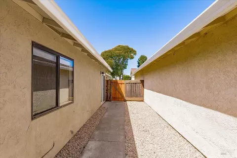 Exterior - 987 Daniel St, Fairfield, CA 94533 photo 15 of 18