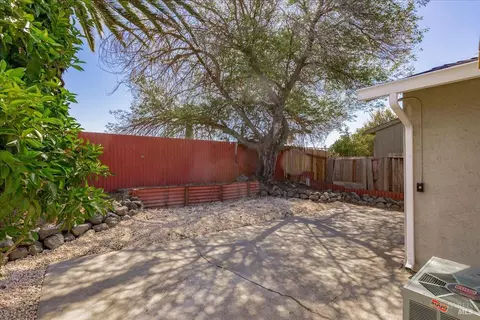 Exterior - 987 Daniel St, Fairfield, CA 94533 photo 6 of 18