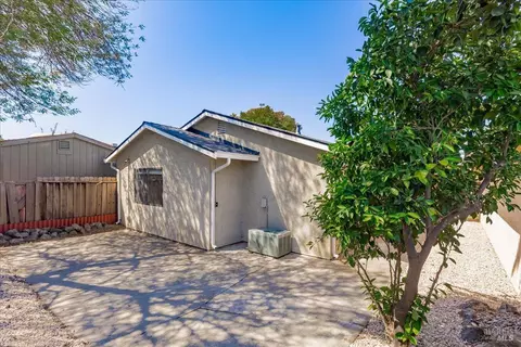 Exterior - 987 Daniel St, Fairfield, CA 94533 photo 8 of 18