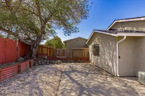 Exterior - 987 Daniel St, Fairfield, CA 94533 photo 7 of 18