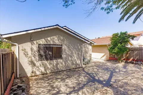 Exterior - 987 Daniel St, Fairfield, CA 94533 photo 12 of 18