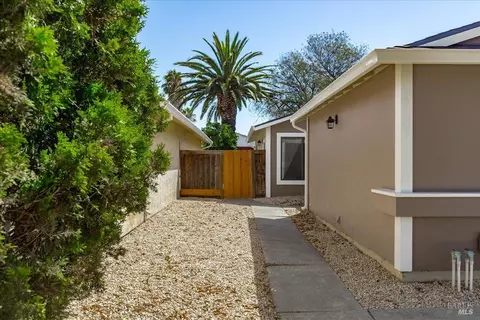 Exterior - 987 Daniel St, Fairfield, CA 94533 photo 18 of 18