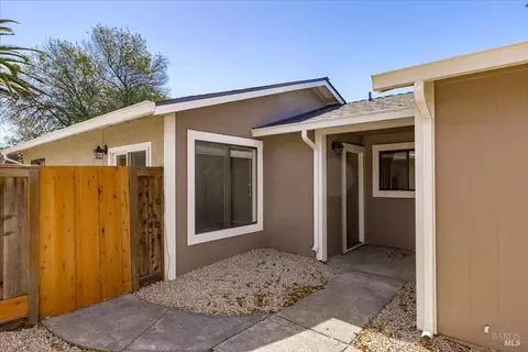 Exterior - 987 Daniel St, Fairfield, CA 94533 photo 16 of 18