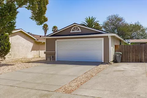 Exterior - 987 Daniel St, Fairfield, CA 94533 photo 2 of 18