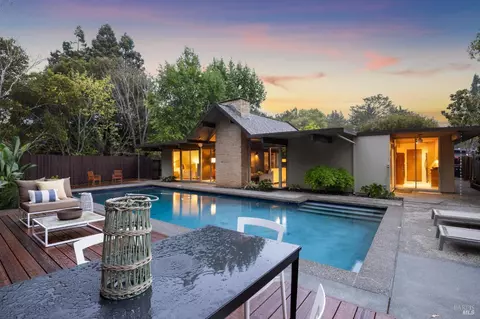 87 Mount Rainier Dr, San Rafael, CA 94903
