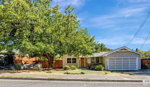 475 Pinewood Dr, San Rafael, CA 94903