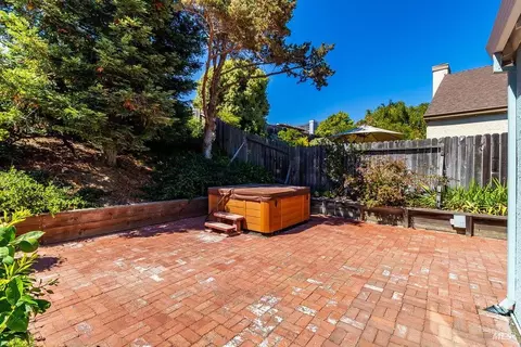 Exterior - 509 Solano Dr, Benicia, CA 94510 photo 10 of 20
