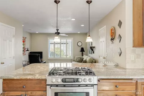 Kitchen - 509 Solano Dr, Benicia, CA 94510 photo 5 of 7