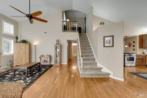 Entry Way - 509 Solano Dr, Benicia, CA 94510 photo 1 of 4