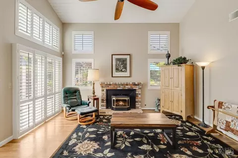 Living - 509 Solano Dr, Benicia, CA 94510 photo 1 of 2