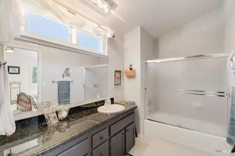 Bath - 509 Solano Dr, Benicia, CA 94510 photo 3 of 3