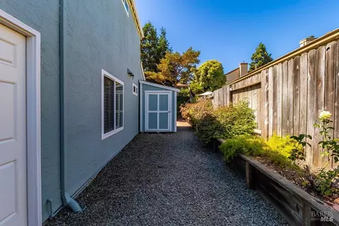 Exterior - 509 Solano Dr, Benicia, CA 94510 photo 14 of 20