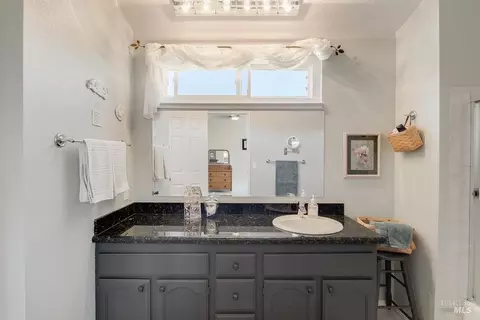 Bath - 509 Solano Dr, Benicia, CA 94510 photo 2 of 3