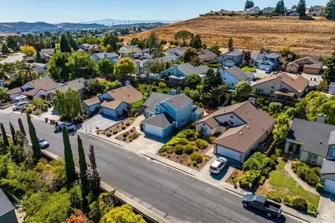 View/Area - 509 Solano Dr, Benicia, CA 94510 photo 3 of 7