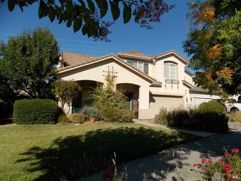 Exterior - 1349 Golf Course Dr, Windsor, CA 95492 photo 2 of 13