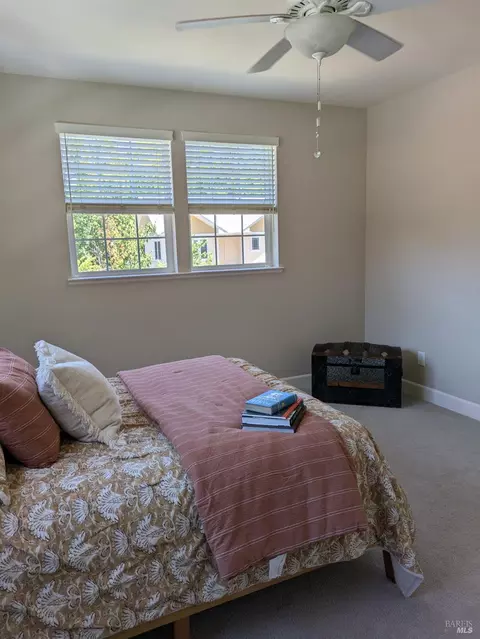 Bedroom - 14619 Jomark Ln, Occidental, CA 95465 photo 2 of 2