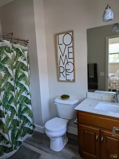 Bath - 14619 Jomark Ln, Occidental, CA 95465 photo 1 of 1