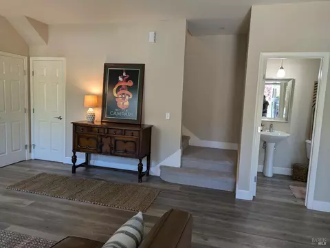 Entry Way - 14619 Jomark Ln, Occidental, CA 95465 photo 2 of 3