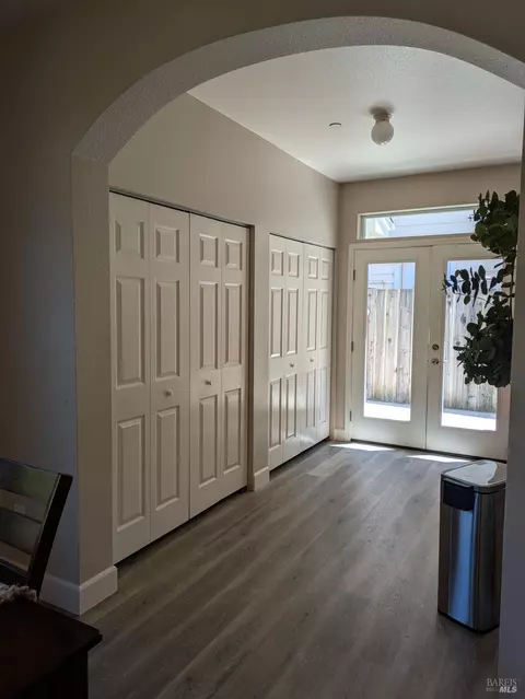 Entry Way - 14619 Jomark Ln, Occidental, CA 95465 photo 1 of 3